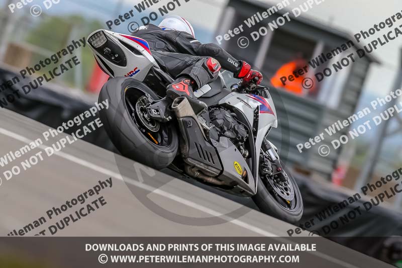 PJ Motorsport Photography;donington no limits trackday;donington park photographs;donington trackday photographs;no limits trackdays;peter wileman photography;trackday digital images;trackday photos